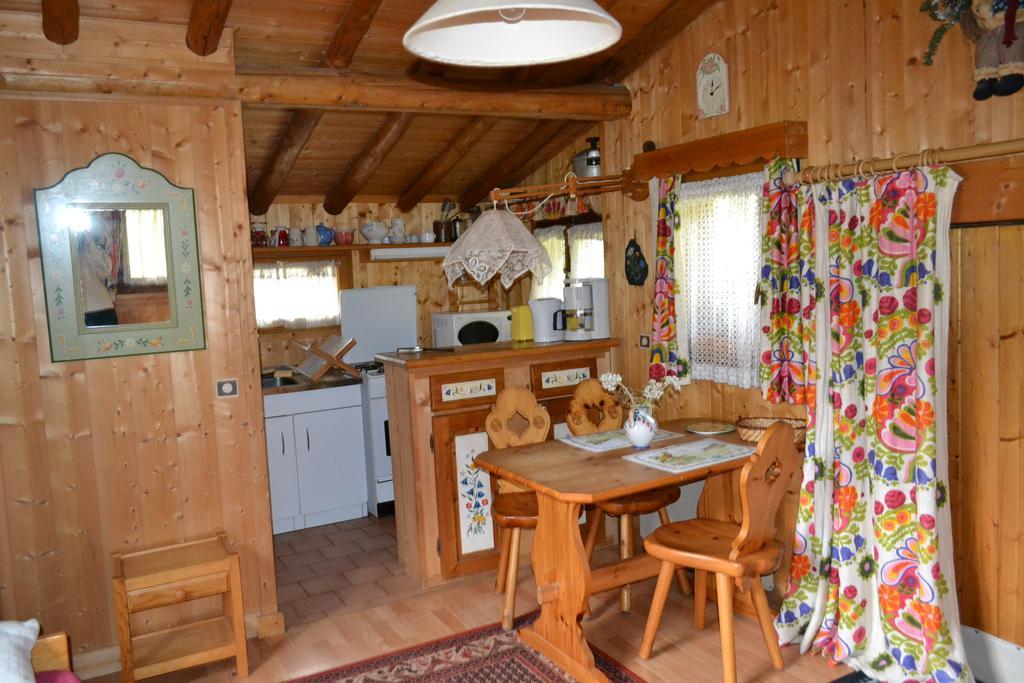 レ・ズッシュ Chalet Les Soldanellesヴィラ 部屋 写真